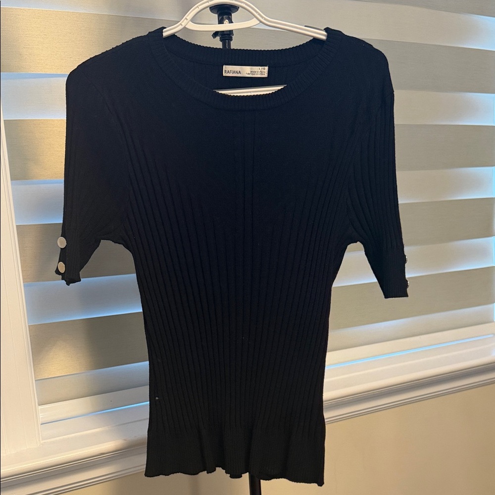 Rafiana Top size L BNWT